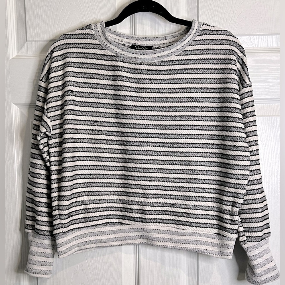 Jessica Simpson women’s striped sweater - Size medium - Gray/White/Black